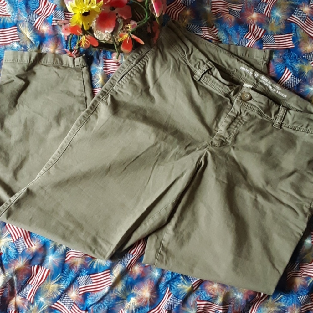 🆕️ Vintage Rolled Crop Capris